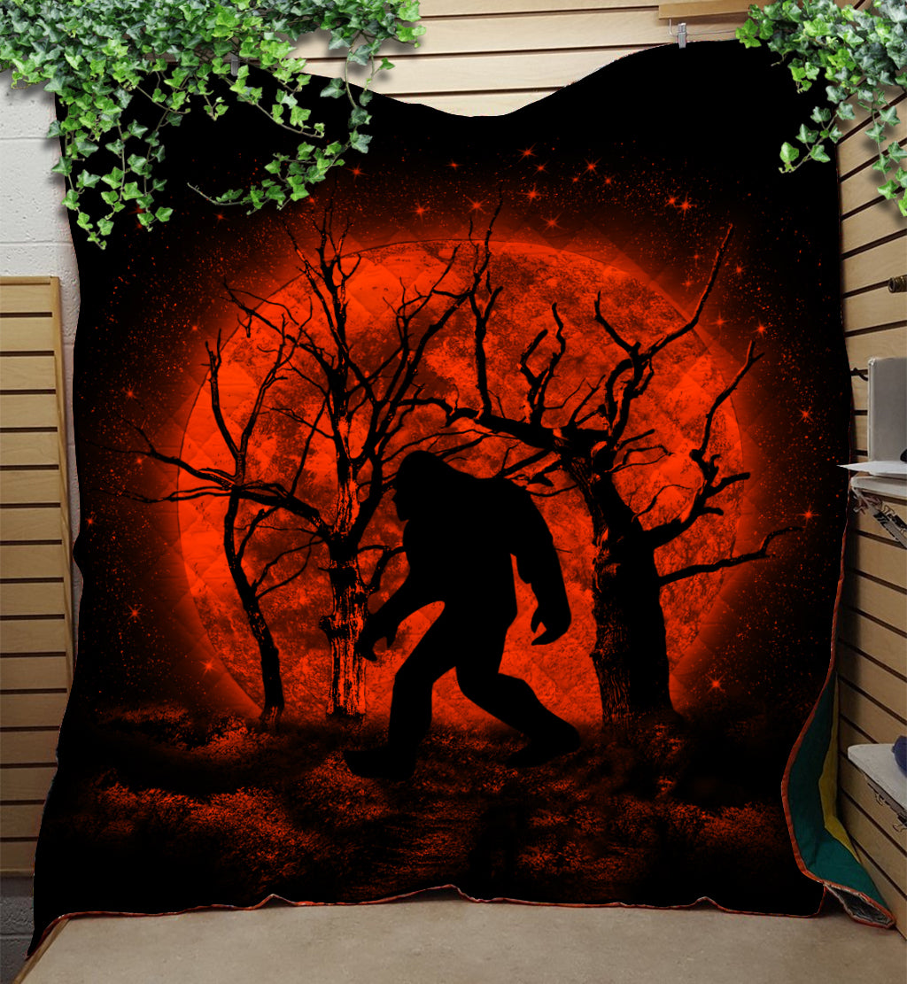 Bigfoot Silhouette Moonlight Quilt Blanket Nearkii